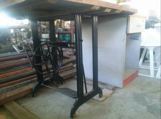 โต๊ะขาจักรบานหน้าต่าง ไม้สัก