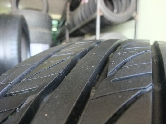 ยาง bridgestone 185/55/15 ปี10 มีคู่เดียว