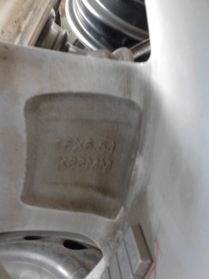 MAG  ขอบ 16 เชฟโรเร็ต  6 รู  มีชุด  4 วง  TEL.081-427-3941