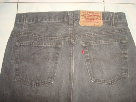 # 9781 # ยีนส์ Levi's 501 สีดำเทา ผ้าทราย ของแท้ มือสอง เอว 31นิ้วครึ่ง ยาว 31นิ้วครึ่ง ก้านดำ แป๊กเงิน made in usa