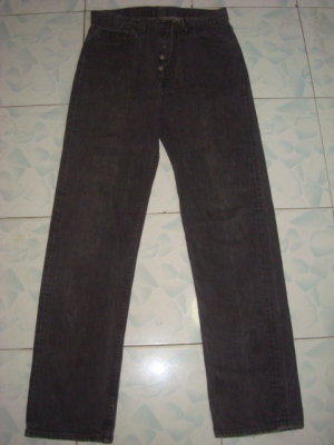 # 9781 # ยีนส์ Levi's 501 สีดำเทา ผ้าทราย ของแท้ มือสอง เอว 31นิ้วครึ่ง ยาว 31นิ้วครึ่ง ก้านดำ แป๊กเงิน made in usa