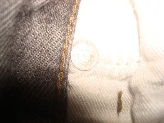 # 9781 # ยีนส์ Levi's 501 สีดำเทา ผ้าทราย ของแท้ มือสอง เอว 31นิ้วครึ่ง ยาว 31นิ้วครึ่ง ก้านดำ แป๊กเงิน made in usa