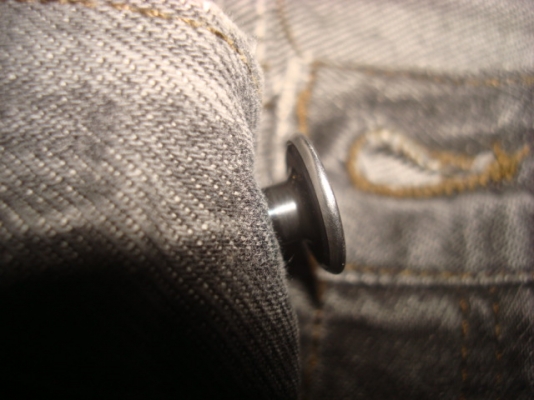 # 9781 # ยีนส์ Levi's 501 สีดำเทา ผ้าทราย ของแท้ มือสอง เอว 31นิ้วครึ่ง ยาว 31นิ้วครึ่ง ก้านดำ แป๊กเงิน made in usa