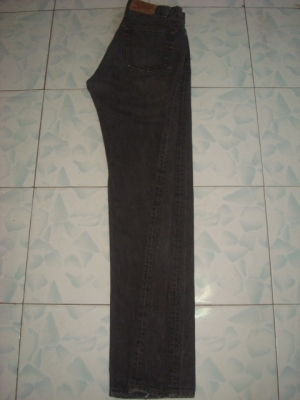 # 9781 # ยีนส์ Levi's 501 สีดำเทา ผ้าทราย ของแท้ มือสอง เอว 31นิ้วครึ่ง ยาว 31นิ้วครึ่ง ก้านดำ แป๊กเงิน made in usa