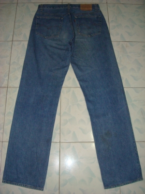 # 9541 # ยีนส์ Levi's 501 ผ้าทราย ของแท้ มือสอง เอว 33 ยาว 32 ก้านดำ แป๊กเงิน เนื้อทรายสวย ตะเข็บสวย made in usa
