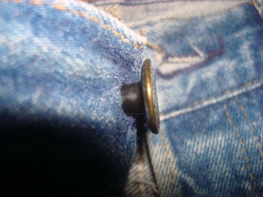 # 9707 # ยีนส์ Levi's 501 ผ้าทราย ของแท้ มือสอง เอว 34นิ้วครึ่ง ยาว 30 ก้านดำทุกเม็ด แป๊กเงิน usa