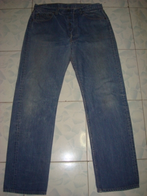 # 9707 # ยีนส์ Levi's 501 ผ้าทราย ของแท้ มือสอง เอว 34นิ้วครึ่ง ยาว 30 ก้านดำทุกเม็ด แป๊กเงิน usa