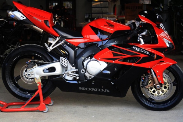 ขาย CBR 1000 RR ปี 2005  ท่อสูตร TSR  สรรพสามิตแท้ พร้อมซิ่ง ลดแล้ว 209000