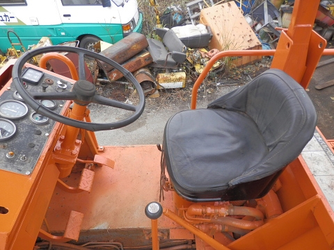 รถบดถนนล้อยาง 9ล้อ SAKAIรุ่นTS200