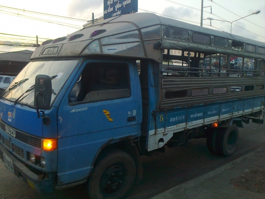 NPR หกล้อโดยสาร 4.30 ม.