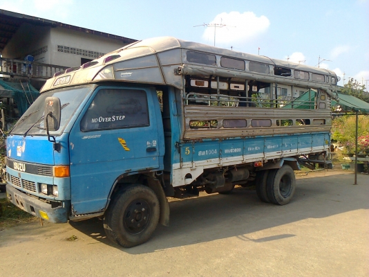 NPR หกล้อโดยสาร 4.30 ม.