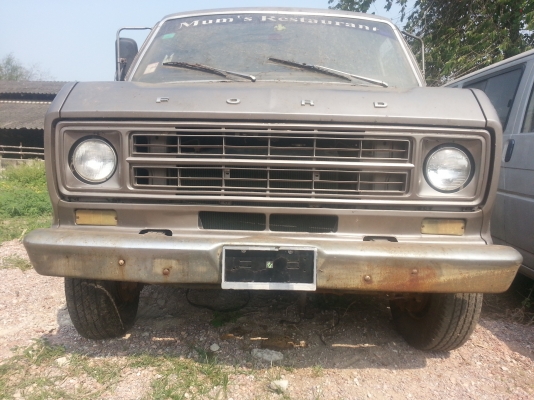 ขายบอดี้รถตู้ ford econoline 1975(เอาไปทำร้านค้า)