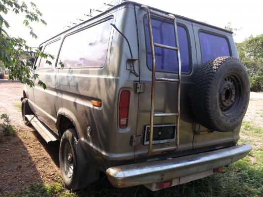 ขายบอดี้รถตู้ ford econoline 1975(เอาไปทำร้านค้า)