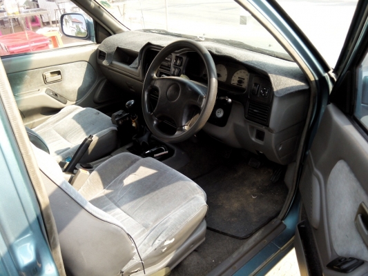 ขาย Isuzu Dragon eye  ปี 2001  สภาพดี มือเดียว