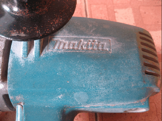 ขายเครื่องขัดสี Makita Model 9218BL 860W 1400/min