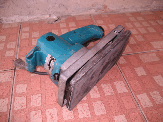 ขายเครื่องขัดกระดาษทราย Makita แท้ๆสักตัวคับ