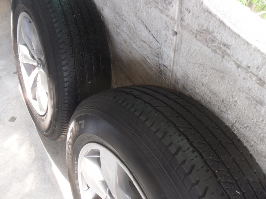 ล้อแม็ก วีโก้ 16นิ้ว6รู พร้อมยาง 215/70R16ปี09 สวยๆ 1 คู่ ราคา 4500 บาท