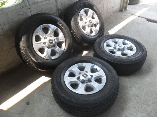 ล้อแม็ก เชฟ 16นิ้ว 6รู พร้อมยาง 245/70R16 สวยๆ 4 ล้อ ราคา 6700 บาท