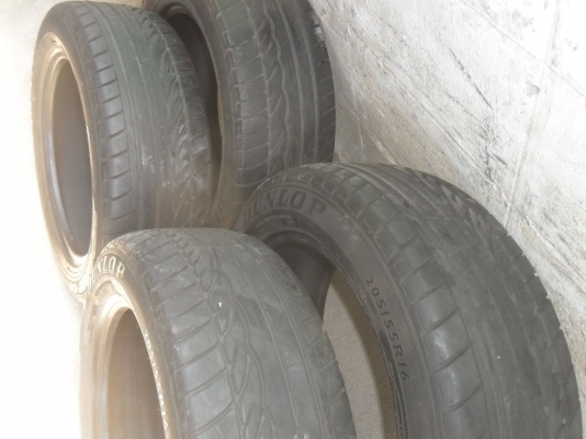 ยาง DUNLOP 205/55R16 ปี09 สวยๆ 4 เส้น ราคา 1800 บาท