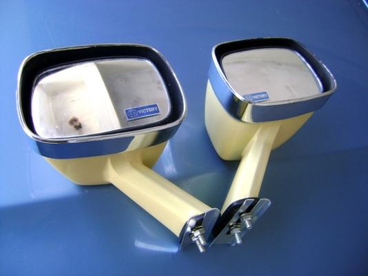 ขายกระจกติดแก้ม 1 คู่  .......ของเก่าเก็บ ยังไม่เคยใช้