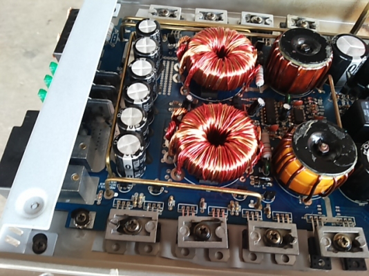 ขายแอมป์คลาสดี 1800 wเต็มสภาพดีราคาถูก