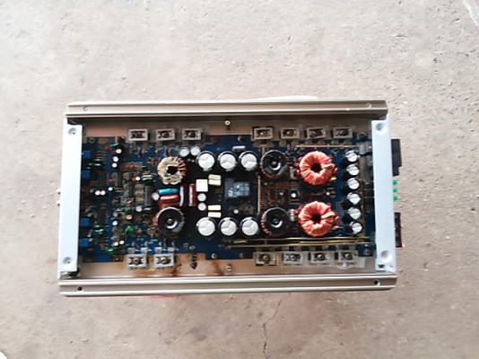 ขายแอมป์คลาสดี 1800 wเต็มสภาพดีราคาถูก