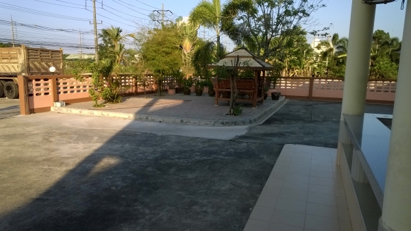 ขายที่ดิน..พร้อมบ้าน....ที่สวยบ้านสวย เนื้อที่3.5ไร่ ทำเลทองติดถนนเอเซียสายหลัก ขายที่ดิน..พร้อมบ้าน....ที่สวยบ้านสวย เนื้อที่3.5ไร่ ทำเลทองติดถนนเอเซียสายหลัก