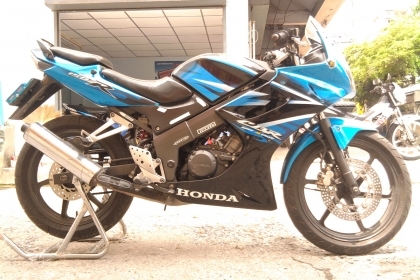 ขออนุญาติขาย HONDA CBR 150 สภาพเดิมๆ สตา์ร์ทมือ โอนให้ฟรี