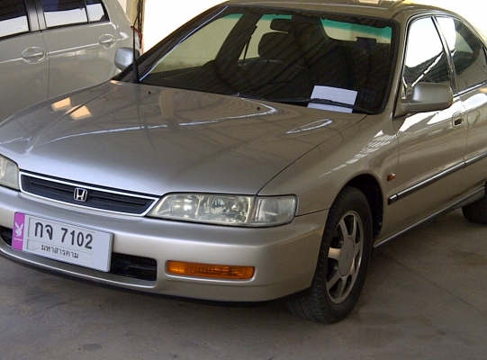 ขายรถเก๋ง แอคคอด ไฟท้าย2ก้อน ปี 1996 ไม่เคยติดแก๊ส