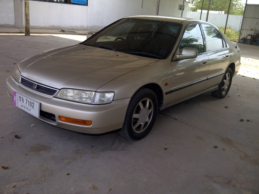 ขายรถเก๋ง แอคคอด ไฟท้าย2ก้อน ปี 1996 ไม่เคยติดแก๊ส