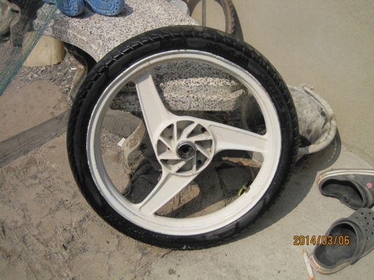 ล้อแม็กหน้า KR,Serpico น็อต4รู สภาพดีสีเดิมสวย 600 (รวมจัดส่ง)