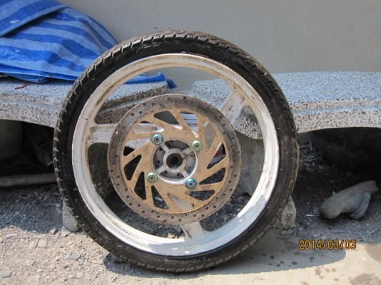 ล้อแม็กหน้า KR,Serpico น็อต4รู สภาพดีสีเดิมสวย 600 (รวมจัดส่ง)