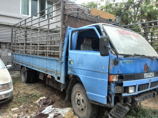 ขาย 6 ล้อช่วงยาว อีซูซุ NPR61 เครื่อง 4BG 125 แรง