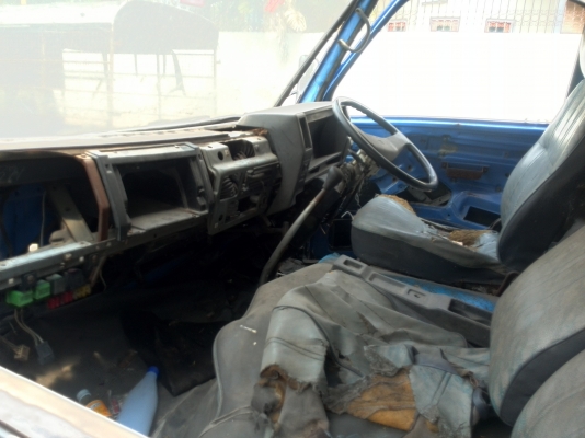 ขาย 6 ล้อช่วงยาว อีซูซุ NPR61 เครื่อง 4BG 125 แรง