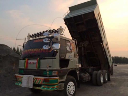 ขายด่วนสิบล้อดั้มสองเพลา240นางฟ้าแท้ๆ ขายด่วนสิบล้อดั้มสองเพลา240นางฟ้าแท้ๆ