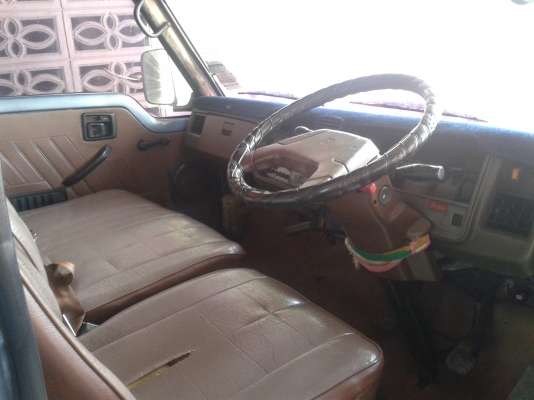 ขายรถตู้สภาพสวยมากเดิมๆภาษีทะเบียนเต็ม