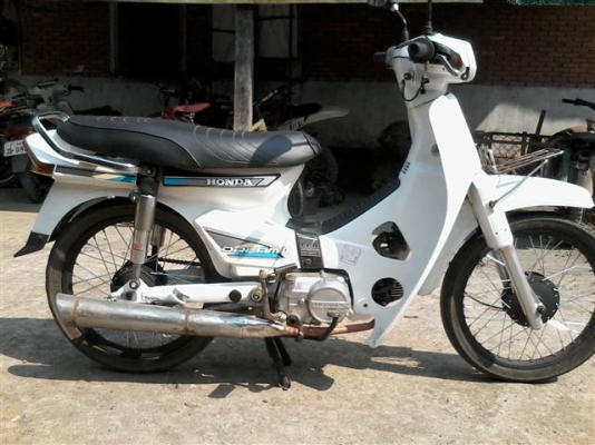 ขายดรีมคุรุสภาขาวเล่มทะเบียนอย่างเดียวชุดโอนไม่ได้ตามรถปี 32 ทะเบียนขาดปี 43 เครื่องพอใช้