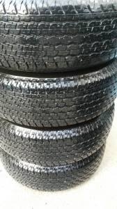 ยางบิดโตน24570R16ปี13ดอกเต็มมีตุมอยู่