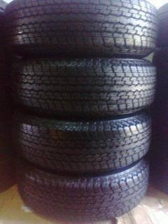 ยางบิดโตน24570R16ปี13ดอกเต็มมีตุมอยู่