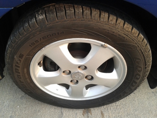 ไม่ต้องดาวน์toyota vios1.5eปี2003เกียร์autoติดแก๊สหัวฉีดac