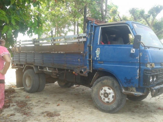 ขาย6ล้อโตโยต้าหนุ่มทางหลวง(bu30)เครื่อง85แรงมี(สโล)กระบะยาว4.20เครื่องแน่นดีมากๆแรง(ไม่มีไอ)แชสซีสวยจัดไม่ผุไม่บวมสวยเดิมๆยาง8.25สวย6เส้นเอกสารพร้อมโอน