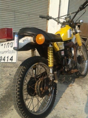 ขาย YAMAHA DT100 ทะเบียนเต็มพร้อมชุดโอน ระบบไฟทองขาวเดิม แรงๆ รถอยู่ กรุงเทพแถว ดอนเมืองคับ