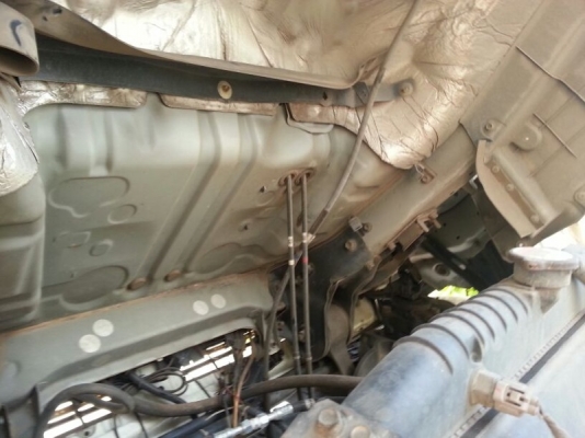 รถฮีโน่ 10 ล้อ ตู้แห้ง 220 แรงม้า. ปี 48  สนใจติดต่อ 081 - 6079515