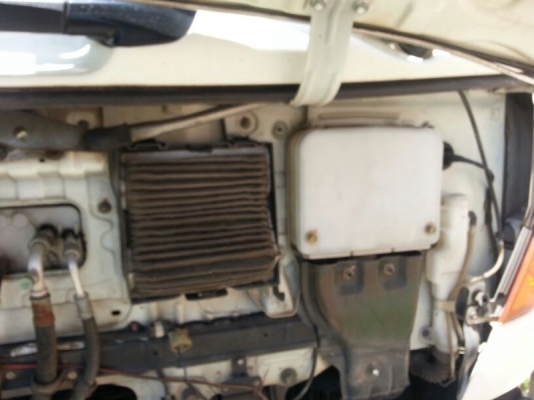 รถฮีโน่ 10 ล้อ ตู้แห้ง 220 แรงม้า. ปี 48  สนใจติดต่อ 081 - 6079515