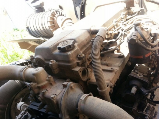 รถฮีโน่ 10 ล้อ ตู้แห้ง 220 แรงม้า. ปี 48  สนใจติดต่อ 081 - 6079515