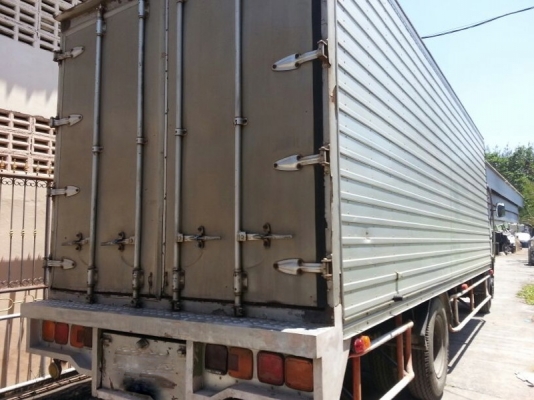 รถฮีโน่ 10 ล้อ ตู้แห้ง 220 แรงม้า. ปี 48  สนใจติดต่อ 081 - 6079515