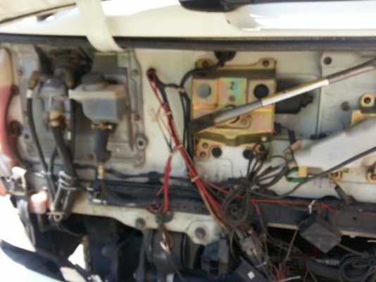 รถฮีโน่ 10 ล้อ ตู้แห้ง 220 แรงม้า. ปี 48  สนใจติดต่อ 081 - 6079515