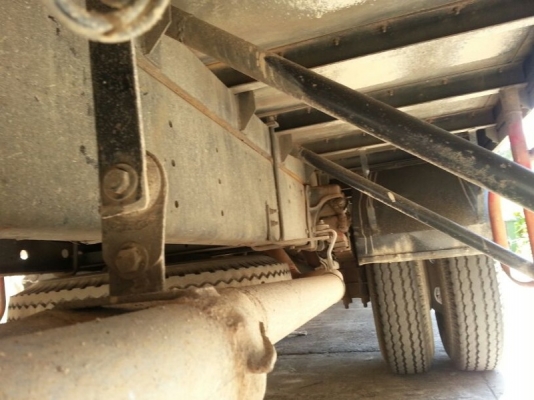 รถฮีโน่ 10 ล้อ ตู้แห้ง 220 แรงม้า. ปี 48  สนใจติดต่อ 081 - 6079515