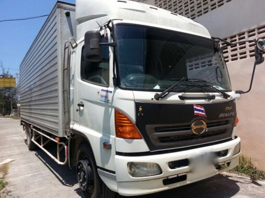 รถฮีโน่ 10 ล้อ ตู้แห้ง 220 แรงม้า. ปี 48  สนใจติดต่อ 081 - 6079515