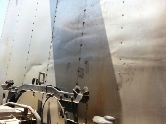 รถฮีโน่ 10 ล้อ ตู้แห้ง 220 แรงม้า. ปี 48  สนใจติดต่อ 081 - 6079515